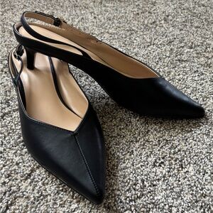 Banana Republic Factory Black Pointed-Toe Slingback Kitten Heels